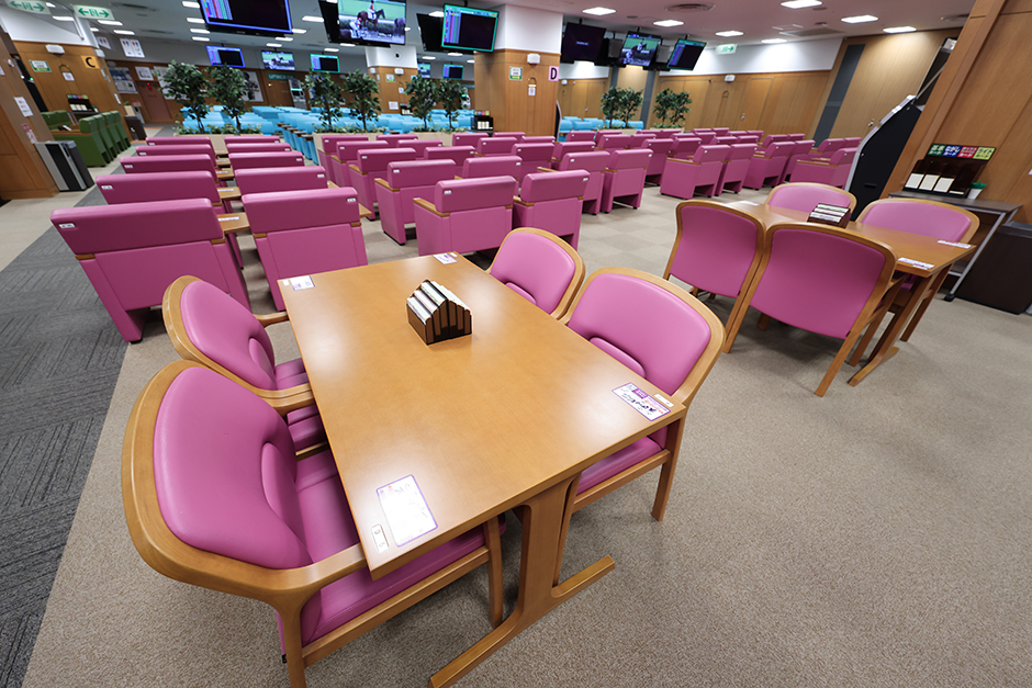 Dブロックテーブル席